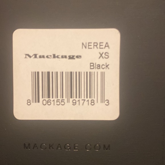 Brand new Mackage shearling coat with leather belt - Picture 10 of 11